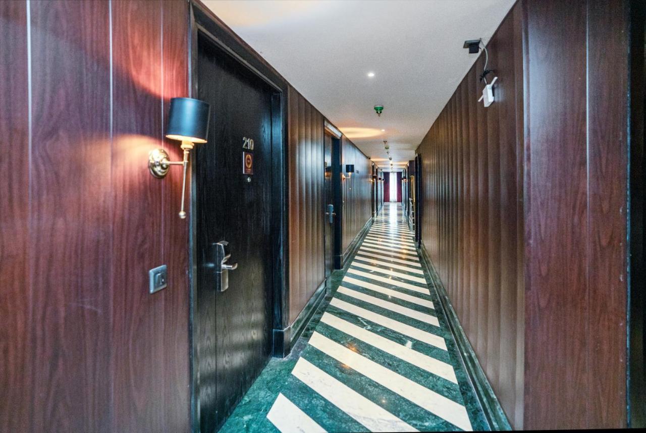 Foxoso Hotel, Delhi Airport New Delhi Exteriör bild