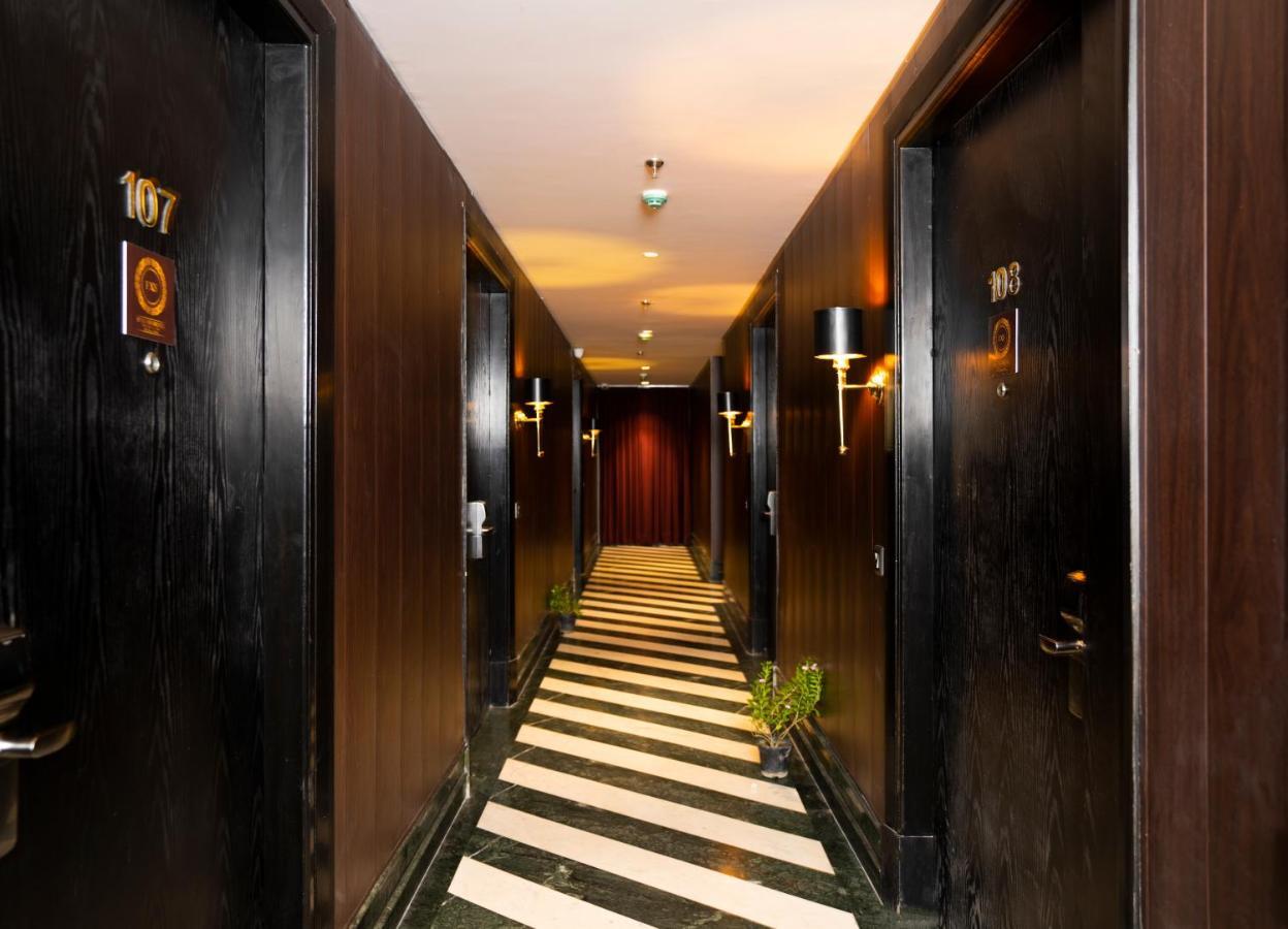 Foxoso Hotel, Delhi Airport New Delhi Exteriör bild